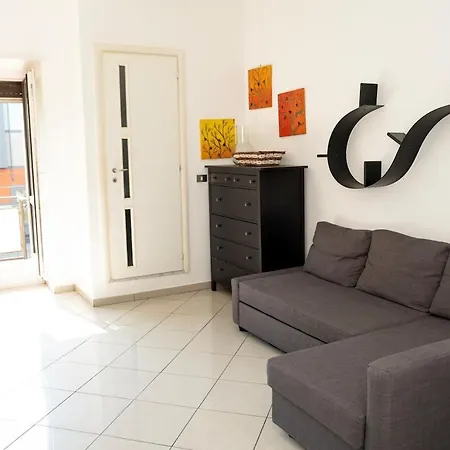 Vibes By E-roi Rent - Piazza Castello E Giardini Reali شقة *